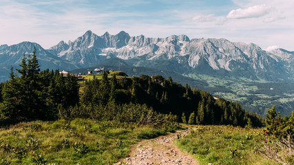 Wandern am Dachstein in der Steiermark in Österreich