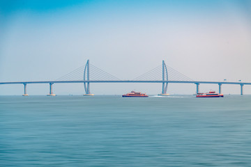 Obraz premium The seaside view of the Zhuhai section of the Hong Kong-Zhuhai-Macao Bridge in China