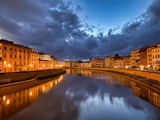 Obraz premium Lungarni of Pisa at night, Tuscany, Italy
