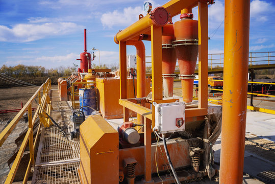 Separators are end. Equipment for oil separation. Modular oil treatment unit. Bulite for separation. Low pressure separators.