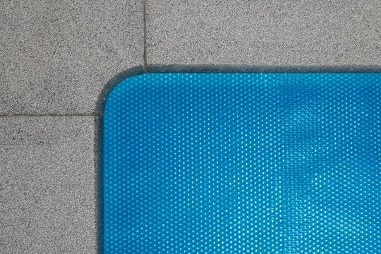 Span for pool. Rolling coating. Pool protection. Rollete. Security. Pure water. Pool protection system.
