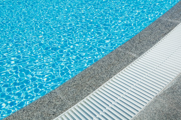 Overflow grilles for swimming pools. Tap water at the edge of the bowl. System. Sections. Hygiene.