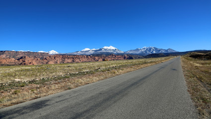 Fototapeta na wymiar Road to La Sal Mountains, Utah