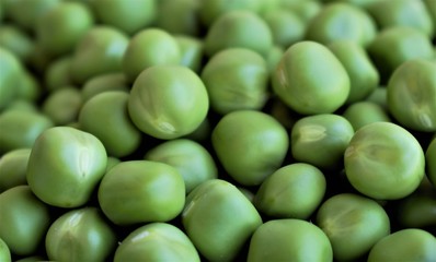 Fresh peas in detail