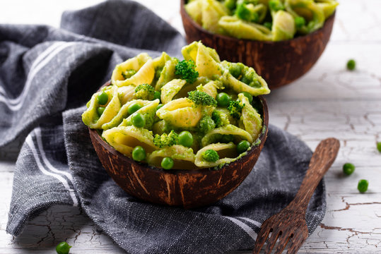 Vegan Pasta With Green Sauce