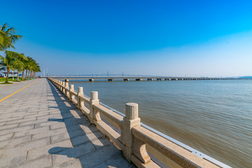 Fototapeta premium Coastal view of the South Road of couples in Zhuhai City, Guangdong Province
