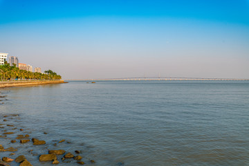 Fototapeta premium Coastal view of the South Road of couples in Zhuhai City, Guangdong Province