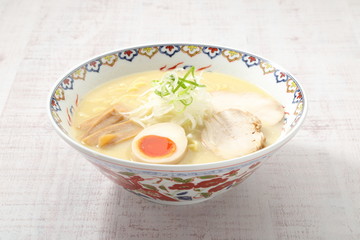 鶏白湯ラーメン