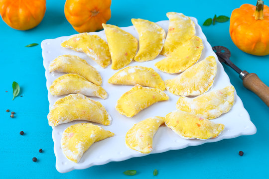 รูปภาพPirogge – เลือกดูภาพถ่ายสต็อก เวกเตอร์ และวิดีโอ240 | Adobe Stock รูปภาพPirogge – เลือกดูภาพถ่ายสต็อก เวกเตอร์ และวิดีโอ240 | Adobe Stock