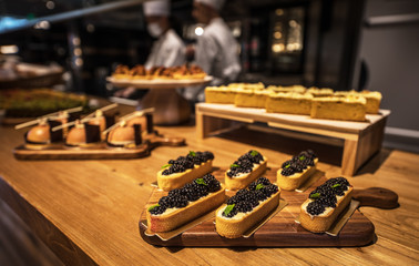 Confectionery performed by Chinese chefs in traditional cuisine.