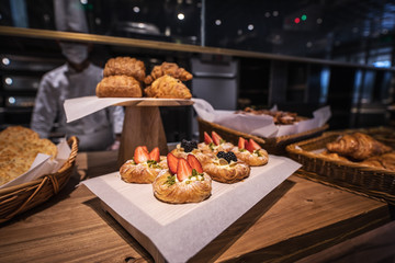 Confectionery performed by Chinese chefs in traditional cuisine.