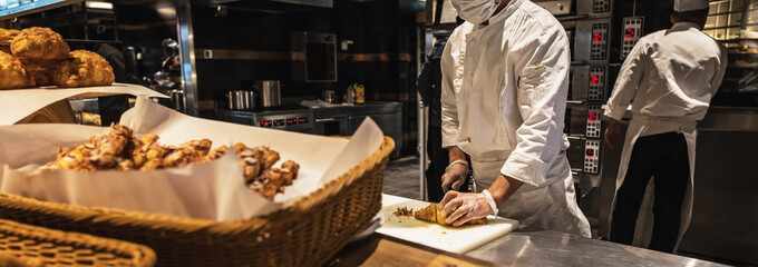 Confectionery performed by Chinese chefs in traditional cuisine.