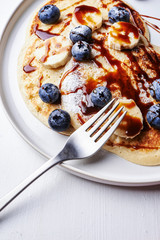 pancakes with blueberries 