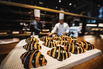 Confectionery performed by Chinese chefs in traditional cuisine.