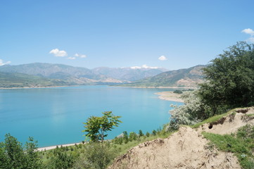 Fototapeta na wymiar Charvak lake