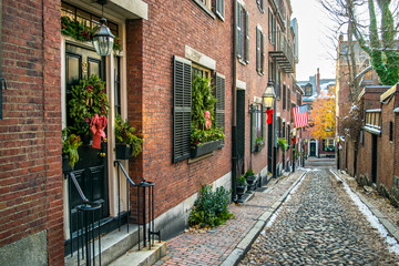 Acorn Street at Christmas Time: Classic 