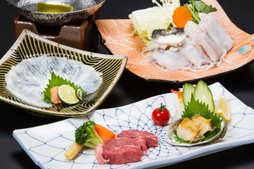会席 和 鯛 鮮魚 姿 刺身 ステーキ 牛 肉サラダ料理 肉 刺身 鮪 調理 懐石 盛り付け デザート 味噌汁 和食 釜飯 ご飯 鍋 日本 雅 和紙 陶器 アワビ 海老 梅干 白飯 野菜 雅 新鮮 そば はまち お造り 貝 豆腐 ワサビ 鮮魚 サーモン 鮭