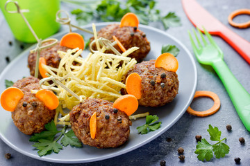 Halloween meatball mice , creative and fun food for kids