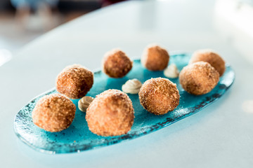 LIGHTWEIGHT CROQUETTES FOOD
