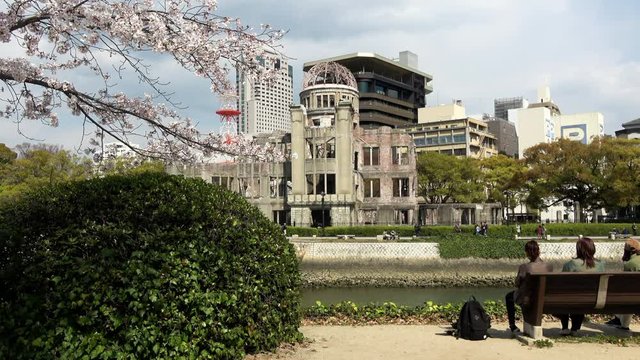 広島観光をする人々 4K. People visiting Hiroshima Peace Memorial Park, Japan
