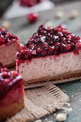 Cake composition with berries