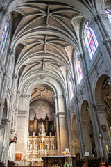 Fototapeta na wymiar Sainte-Anne-d'Auray. Intérieur de la basilique Sainte-Anne. Morbihan. Bretagne 