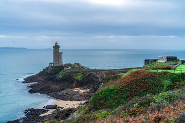 Fototapeta na wymiar F, Bretagne, Finistère, Küste, Leuchtturm an der Pointe Minou