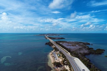 Obraz premium Aerial view of famous bridge in the way to Key West, Florida Keys, United States. Great landscape. Vacation travel. Travel destination. Tropical scenery. Caribbean sea.