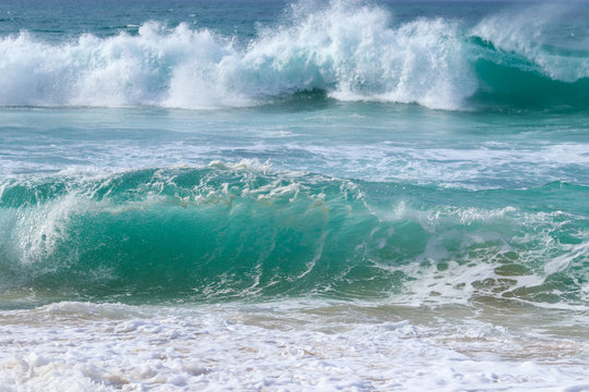  Perfect big breaking Ocean barrel wave
