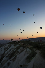 Mongolfiere all'alba in Cappadocia