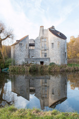 Fototapeta na wymiar Château de la chasse en forêt de Montmorency