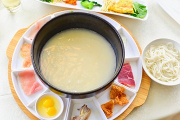 Ingredients of Yunnan Crossing the Bridge Noodles or Guo Qiao Mi Xian