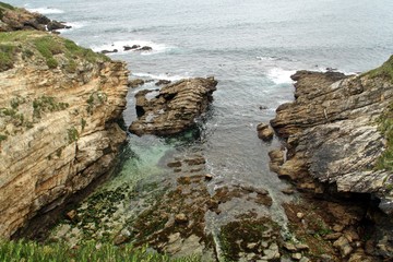 Fototapeta na wymiar Riscos y acantilados de la costa de Ribadeo (Galicia, España).