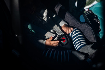 Bezpieczeństwo- Fotelik dziecięcy - dziecko w samochodzie