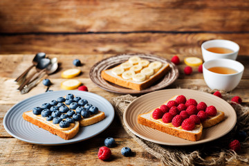 Peanut butter sandwiches with fruits