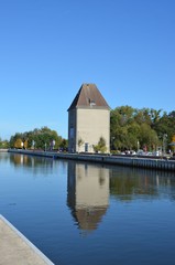 Obraz premium Speicher im Hafen von Ueckermünde
