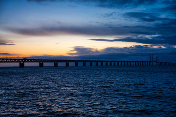 Obraz premium Öresund bridge and sundown 