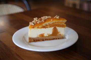 Cheesacake with walnuts and pumpkin.