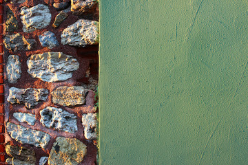 The texture of the wall is green and red.