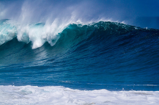 Giant Breaking Wave In Hawaii