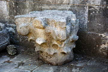 fragment kolumny z starożytnego rzymu © Dariusz Grochal 