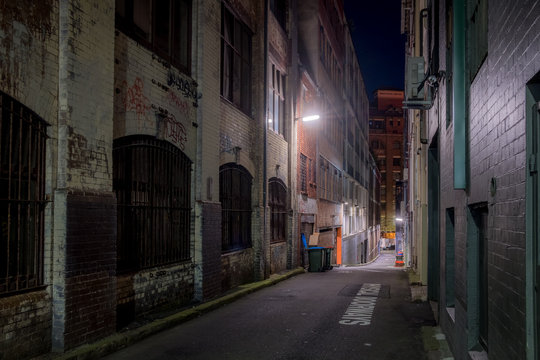 Fototapeta empty ally at night