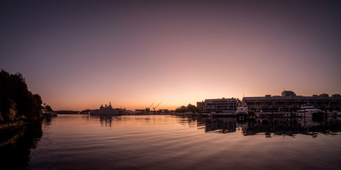 Fototapeta premium sunrise by the bay