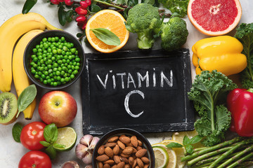 Foods high in vitamin C - obrazy, fototapety, plakaty