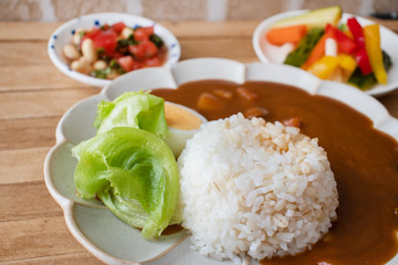 カレーライスと副菜