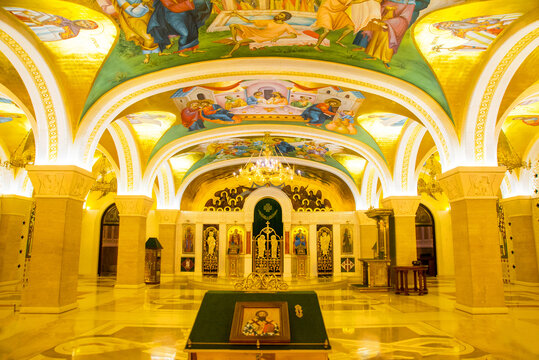 Belgrade, Serbia: Beautiful interior of the temple in gold tones. Cathedral of Saint Sava in Belgrade