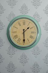 Reloj redondo vertical