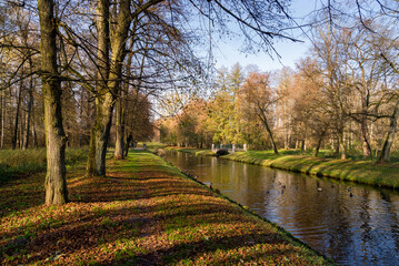 Park w zespole pałacowo-parkowym Branickich, Choroszcz. Muzeum Wnętrz Pałacowych w Choroszczycz .
