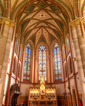 St. Elizabeth Parish Church of &Aacute;rp&aacute;d House is a less famous church in Budapest. Absoulutely beautiful place with amazing interior.⁣ Neogothic style historical churc in Budapest downtown.