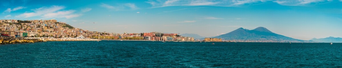Fototapeta na wymiar Napoli e Vesuivio